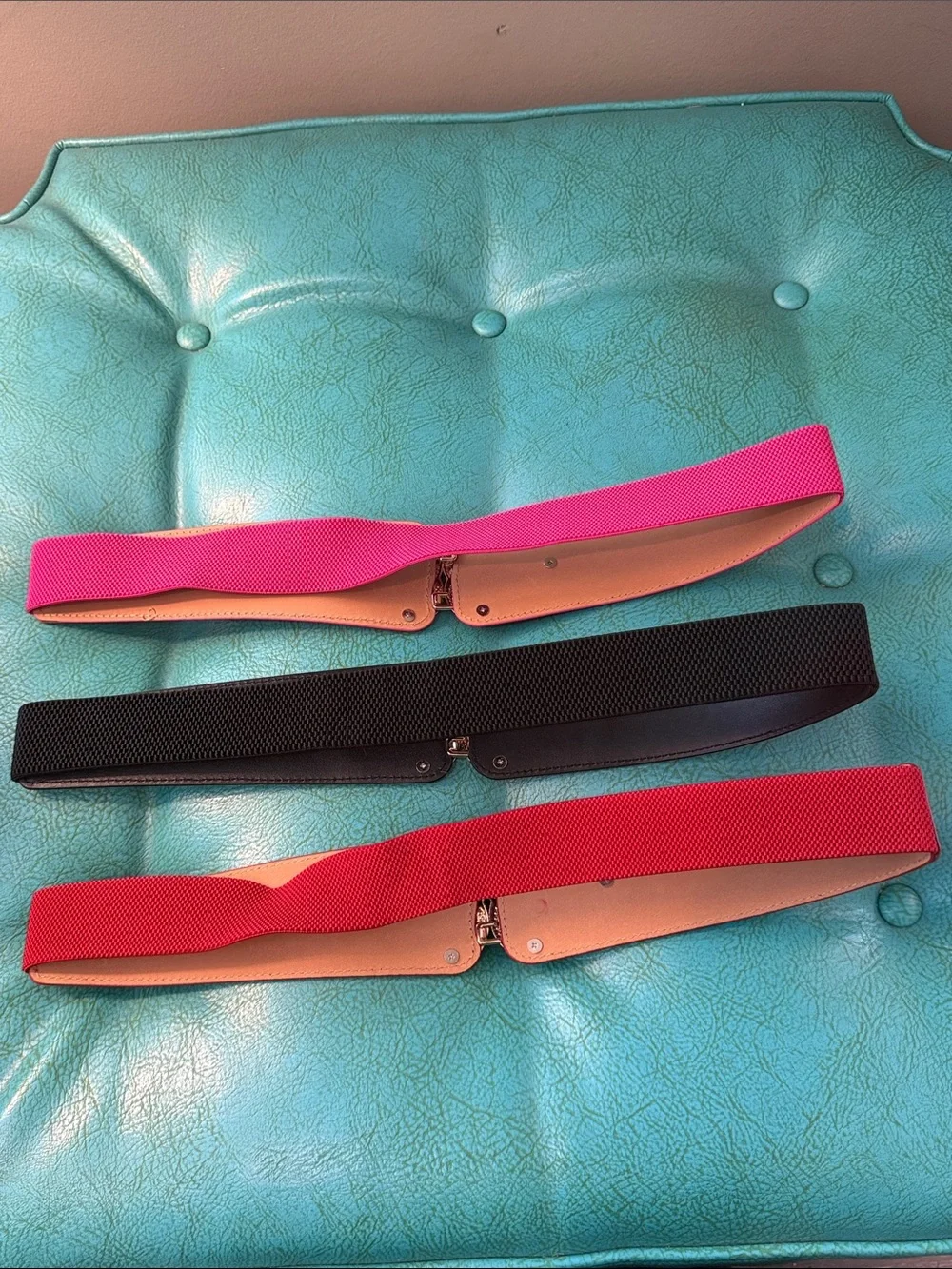 Set of 3 Wide Stretch Pink Statement Belts Decorative Gold Tone Buckle est L/XL